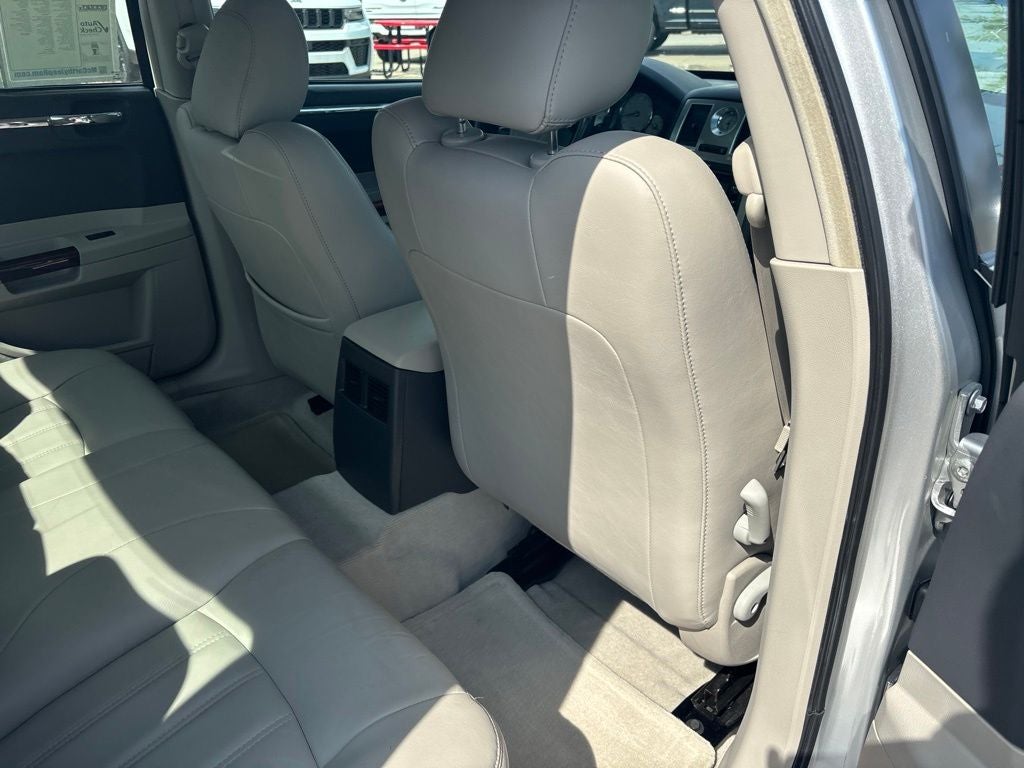 2005 Chrysler 300C Base
