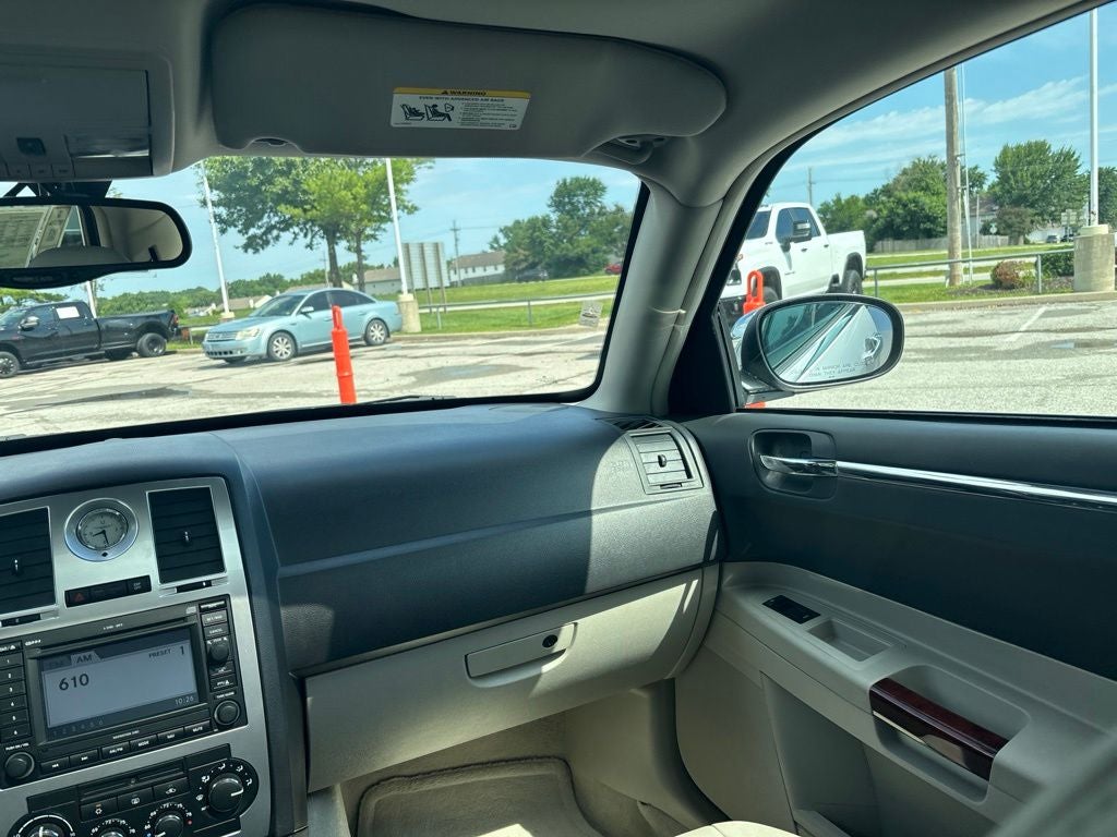 2005 Chrysler 300C Base
