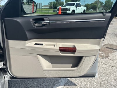 2005 Chrysler 300C Base