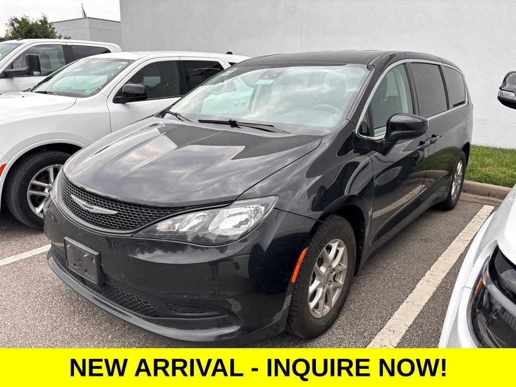 2023 Chrysler Voyager LX