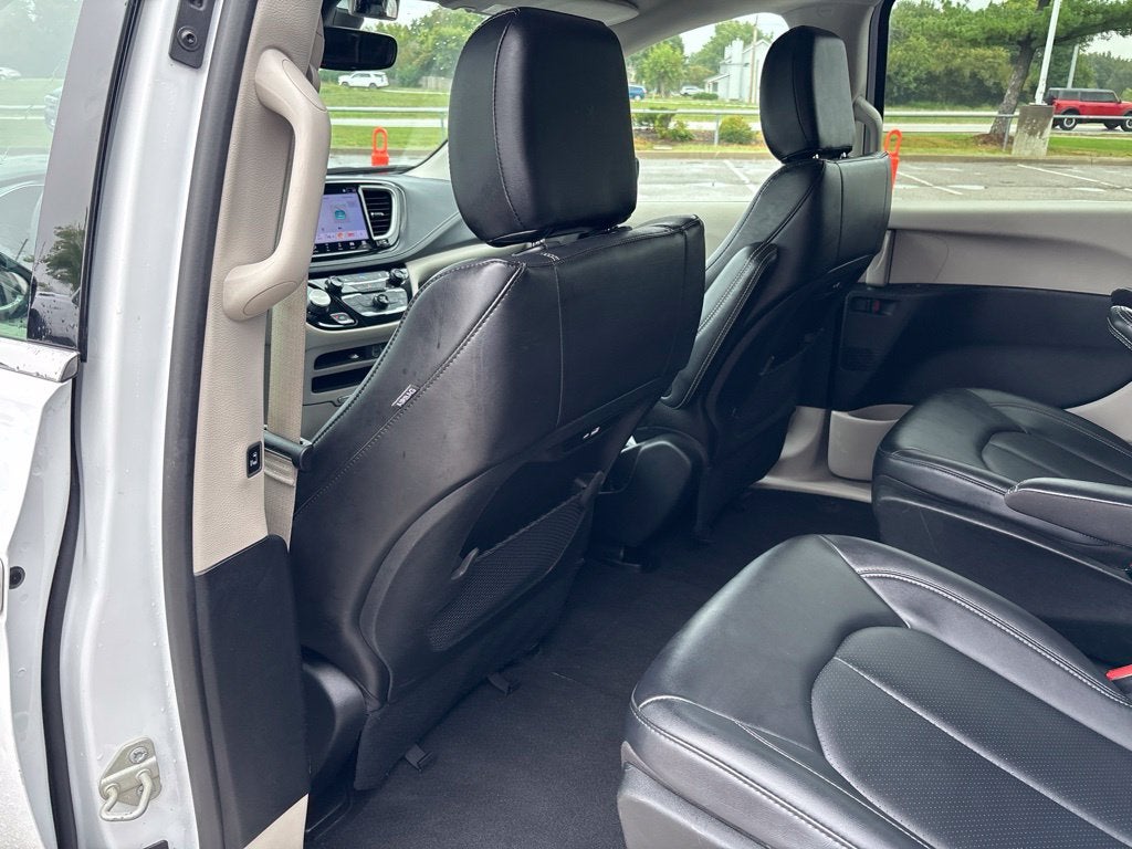2024 Chrysler Pacifica Hybrid Select