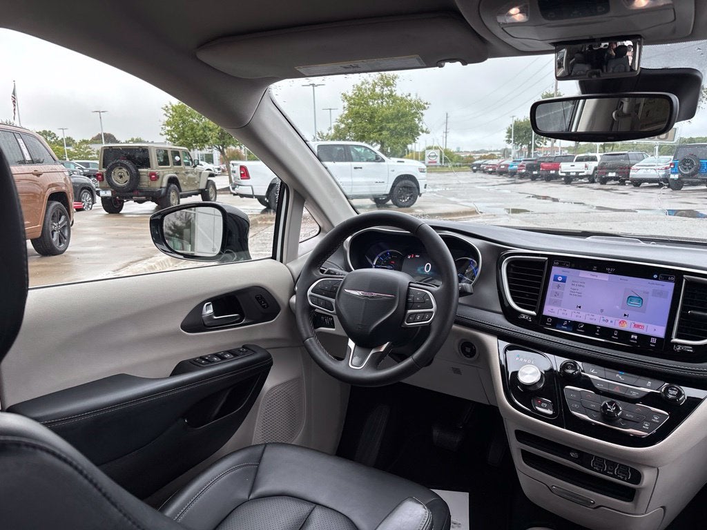 2024 Chrysler Pacifica Hybrid Select
