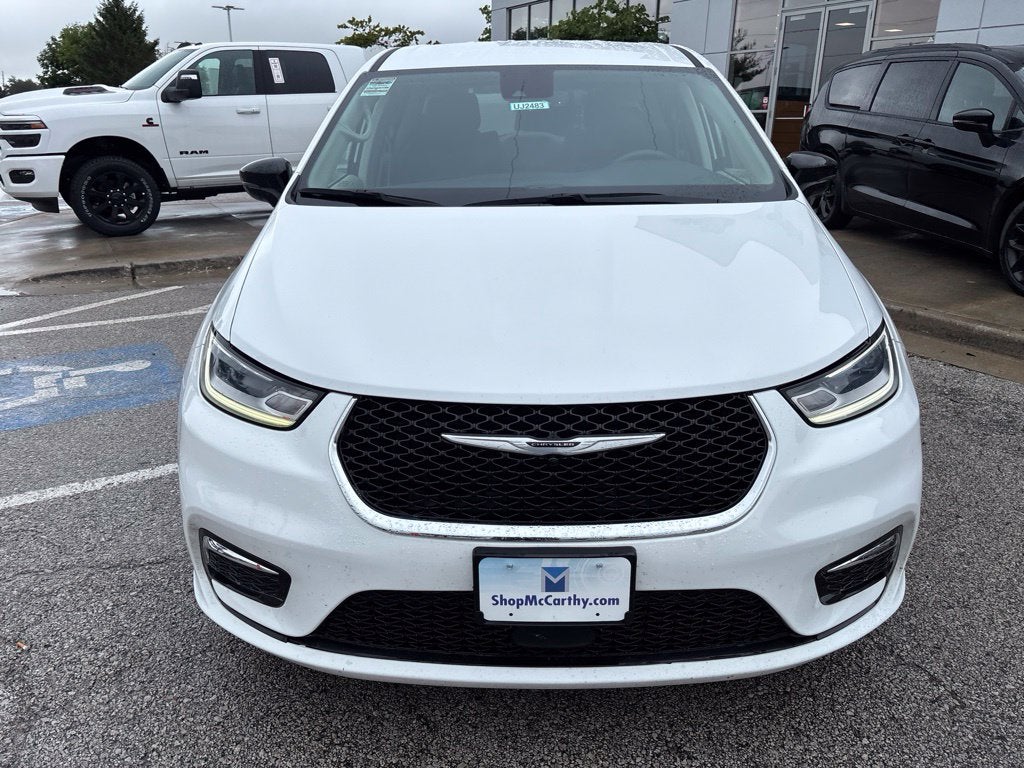 2024 Chrysler Pacifica Hybrid Select