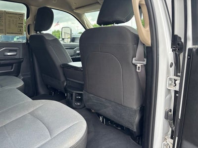 2019 RAM 2500 Big Horn Crew Cab 4x4 8' Box