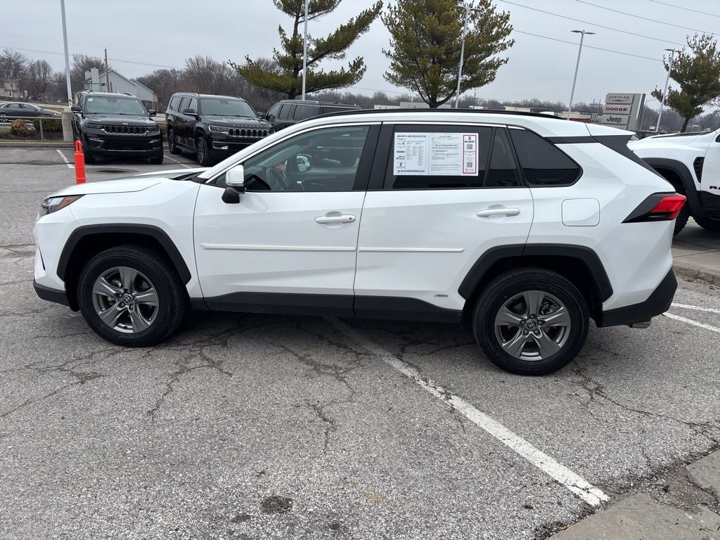 2022 Toyota RAV4 Hybrid XLE