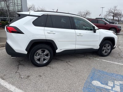 2022 Toyota RAV4 Hybrid XLE