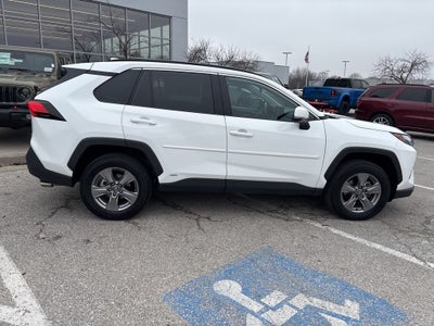 2022 Toyota RAV4 Hybrid XLE