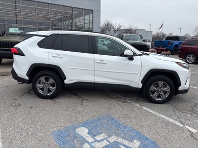 2022 Toyota RAV4 Hybrid XLE