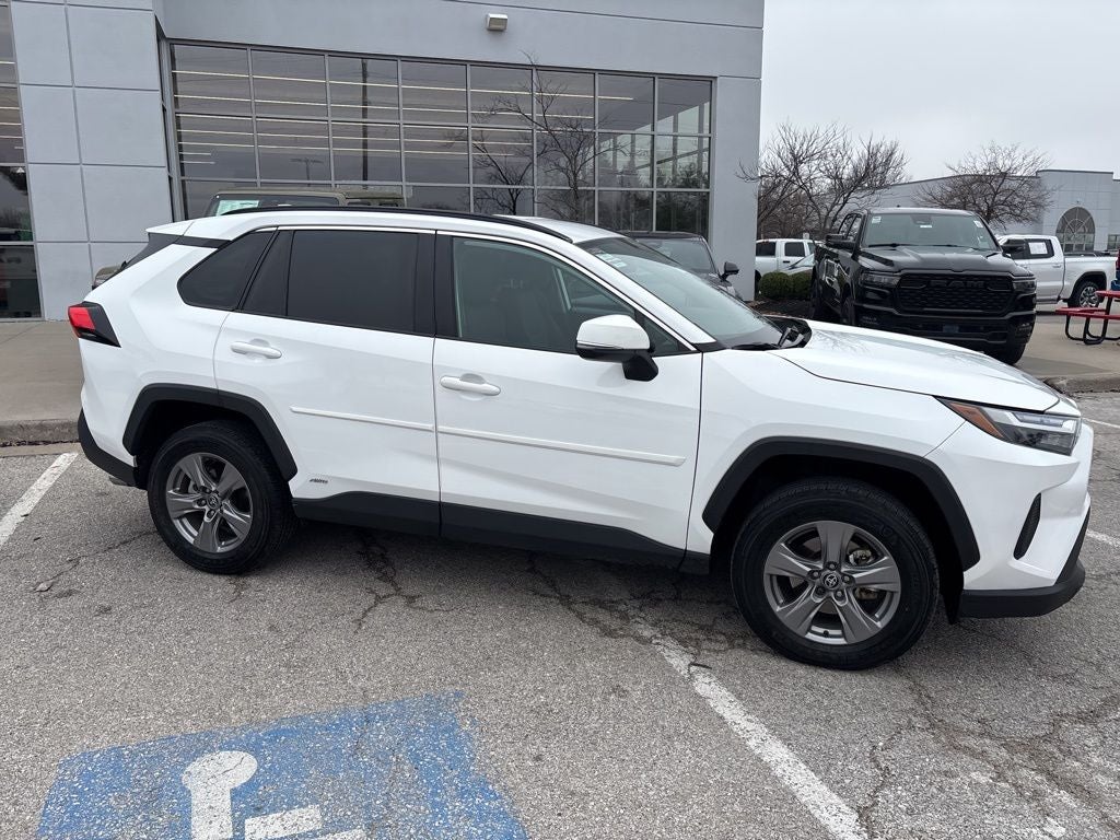 2022 Toyota RAV4 Hybrid XLE
