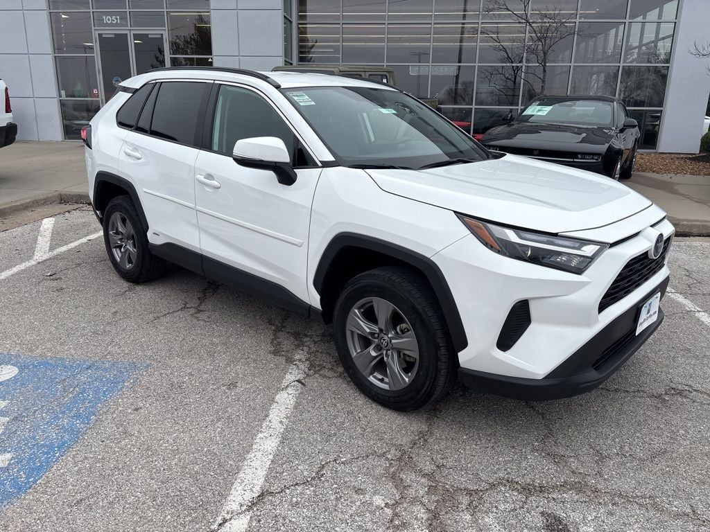 2022 Toyota RAV4 Hybrid XLE