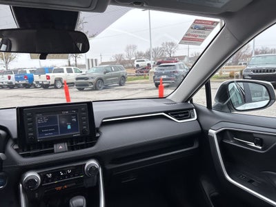 2022 Toyota RAV4 Hybrid XLE