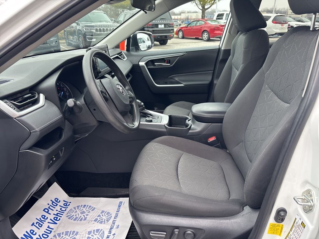 2022 Toyota RAV4 Hybrid XLE