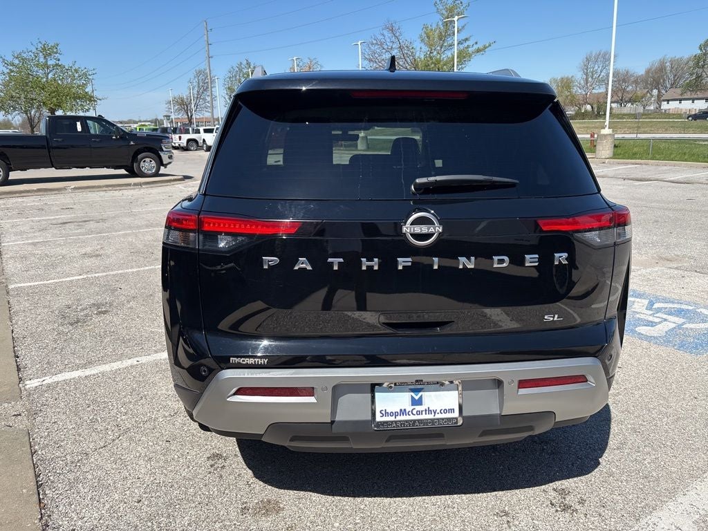 2025 Nissan Pathfinder SL