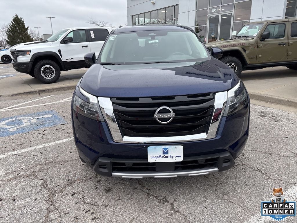 2025 Nissan Pathfinder SL