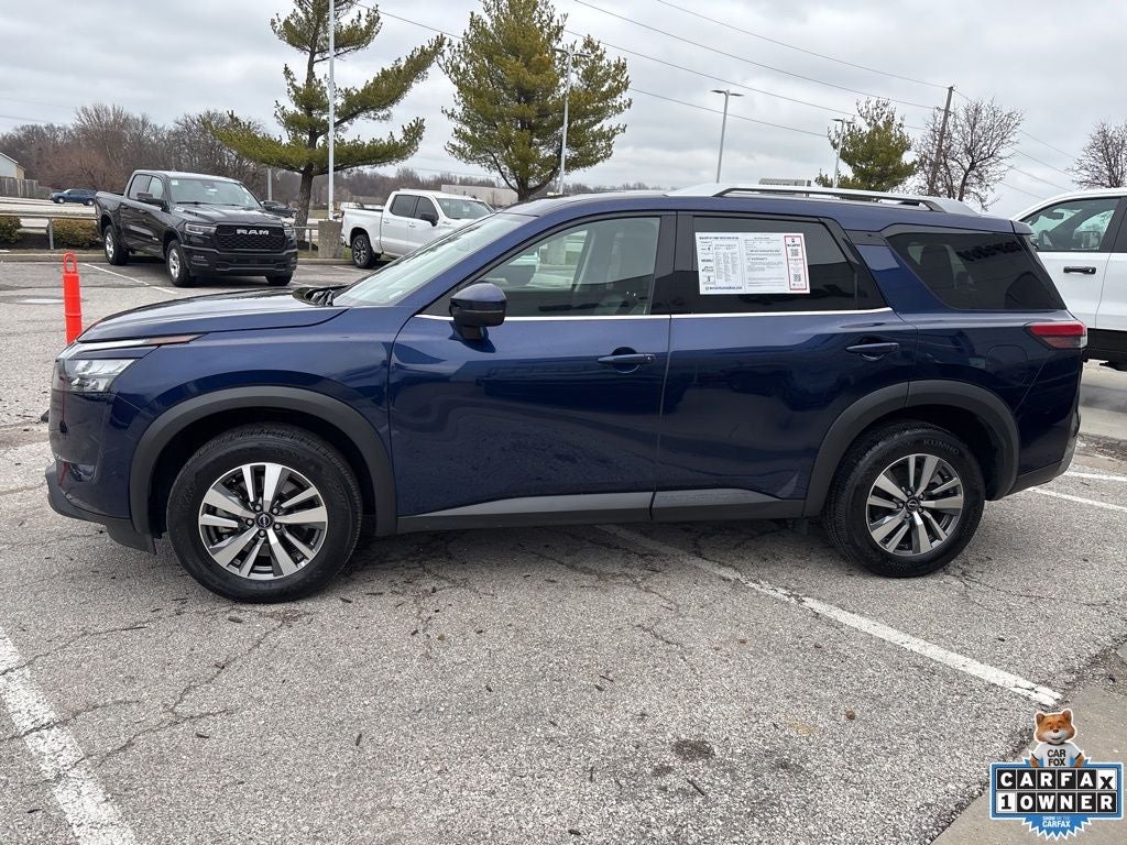 2025 Nissan Pathfinder SL