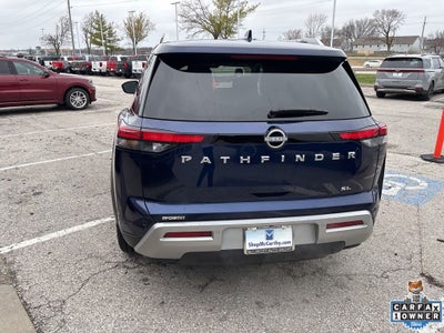 2025 Nissan Pathfinder SL