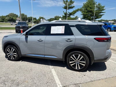 2023 Nissan Pathfinder Platinum