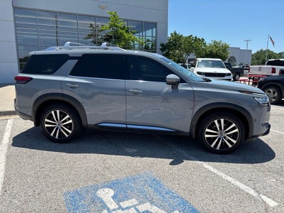 2023 Nissan Pathfinder Platinum