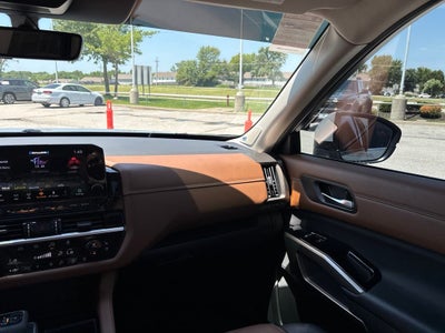 2023 Nissan Pathfinder Platinum