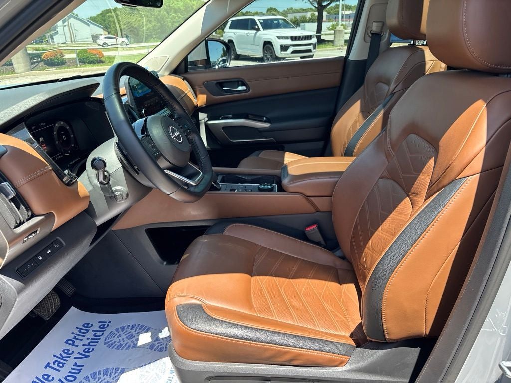 2023 Nissan Pathfinder Platinum