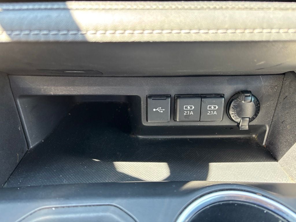 2020 Toyota Highlander LE