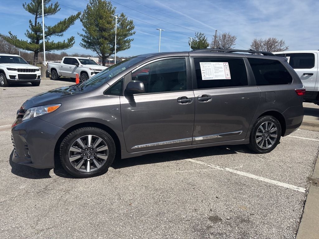 2018 Toyota Sienna XLE Premium 7 Passenger