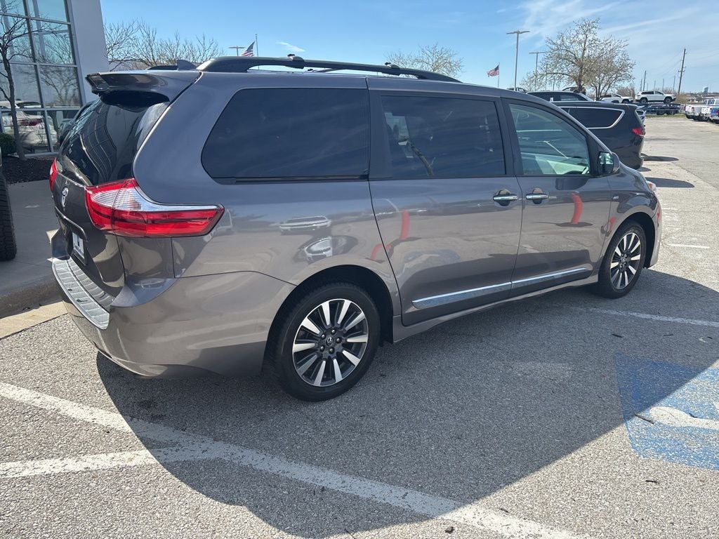 2018 Toyota Sienna XLE Premium 7 Passenger
