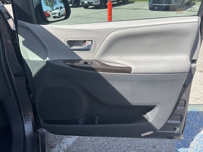 2018 Toyota Sienna XLE Premium 7 Passenger