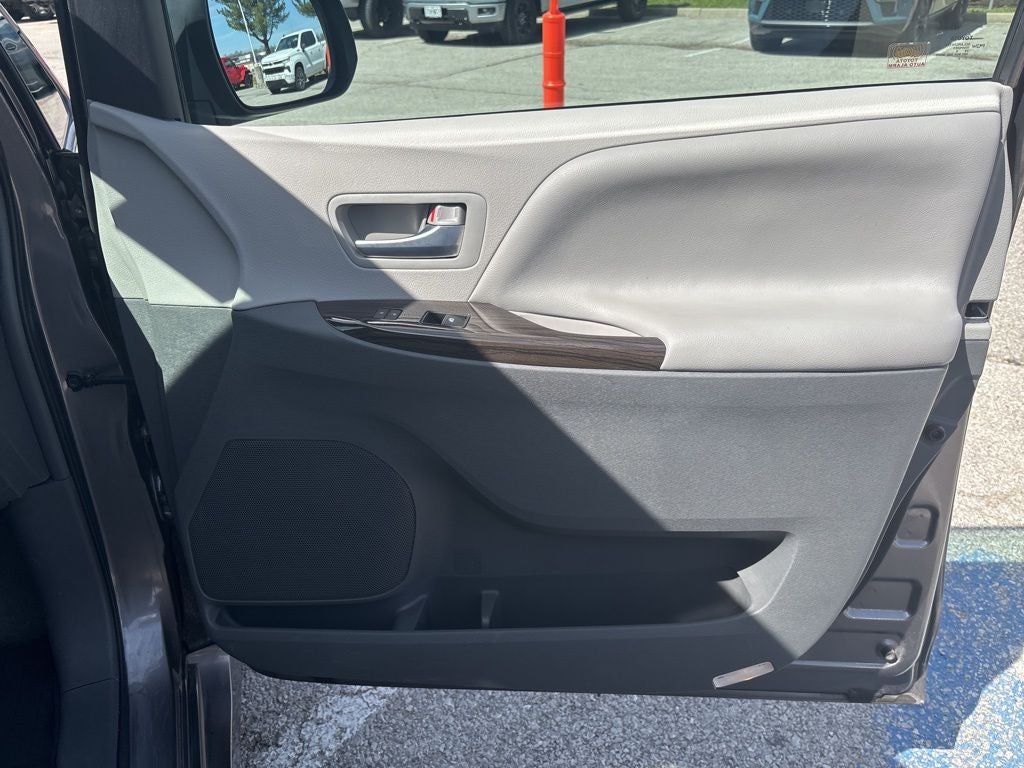 2018 Toyota Sienna XLE Premium 7 Passenger