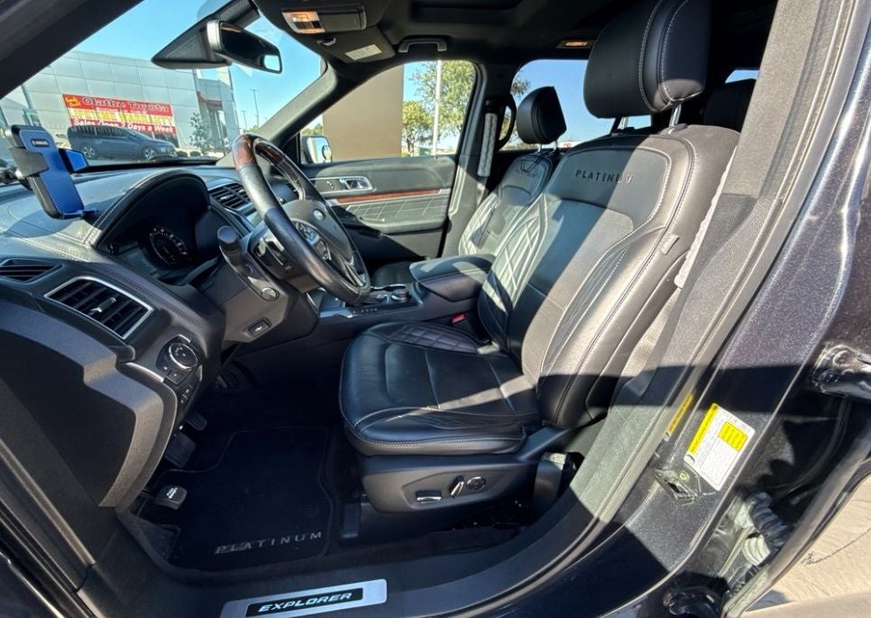 2017 Ford Explorer Platinum