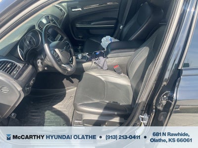 2022 Chrysler 300 Touring