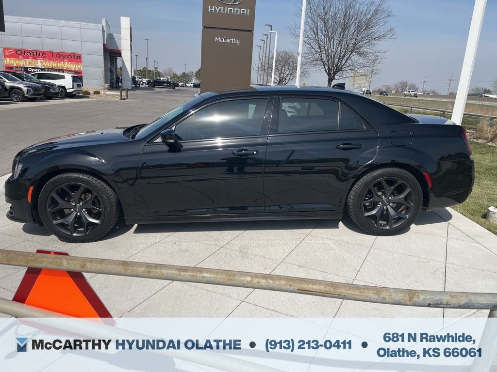 2022 Chrysler 300 Touring