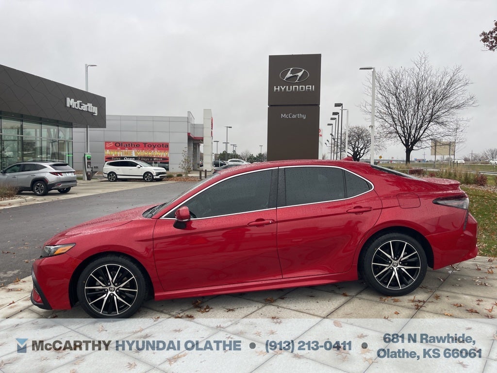 2022 Toyota Camry SE