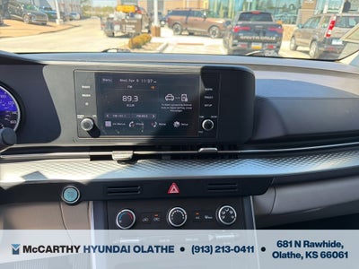 2023 Kia Carnival LX