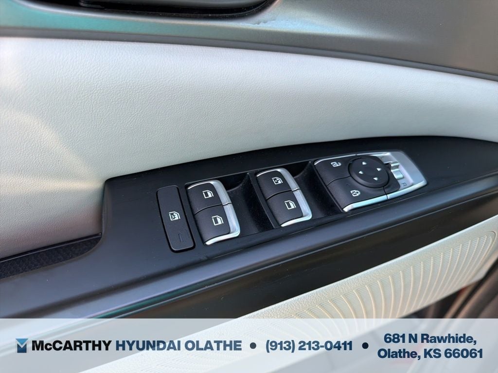 2023 Kia Carnival LX