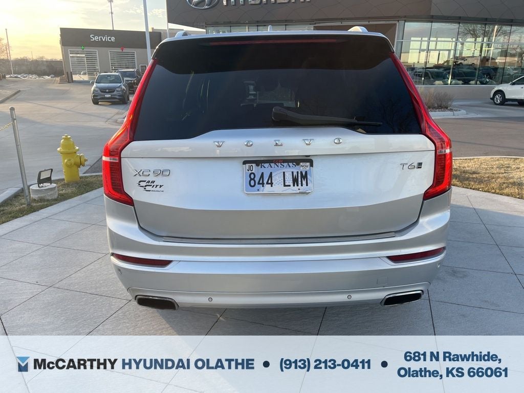 2016 Volvo XC90 T6 Momentum