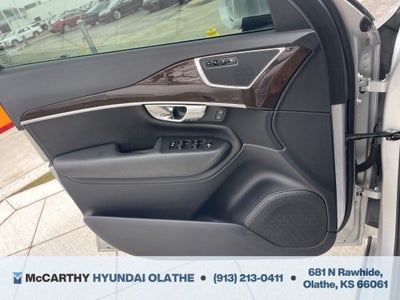 2016 Volvo XC90 T6 Momentum