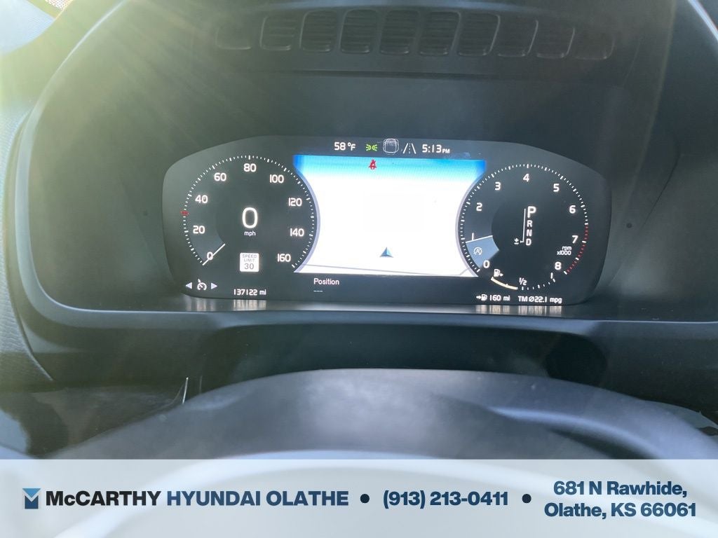 2016 Volvo XC90 T6 Momentum