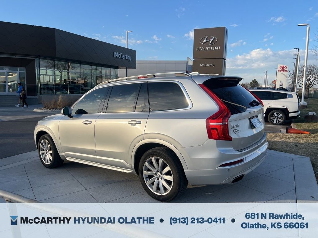 2016 Volvo XC90 T6 Momentum