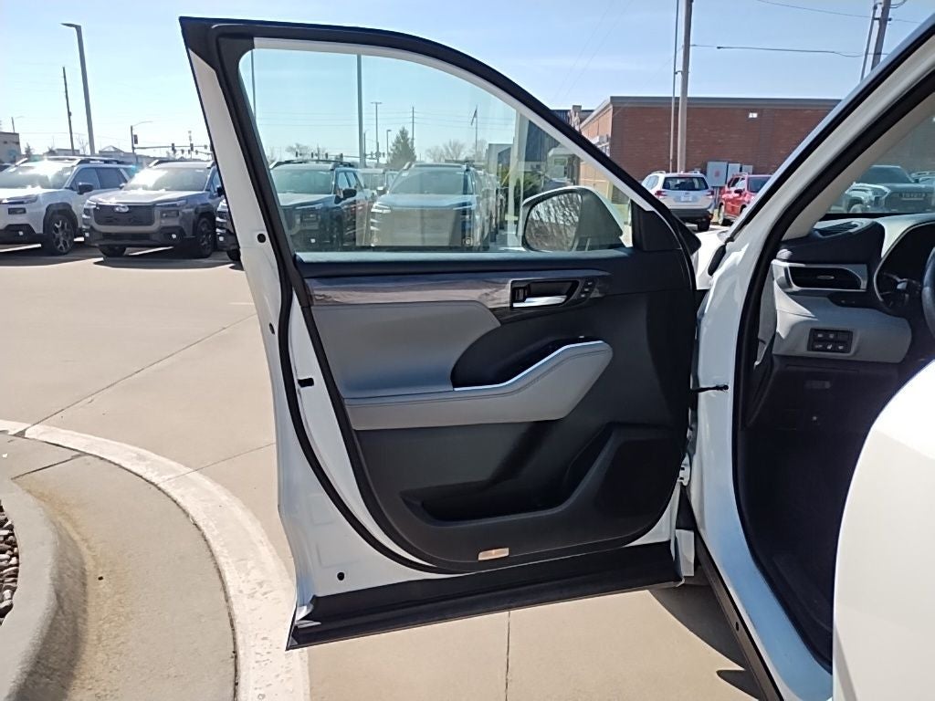 2021 Toyota Highlander Platinum