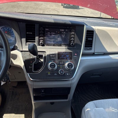 2018 Toyota Sienna LE 7 Passenger