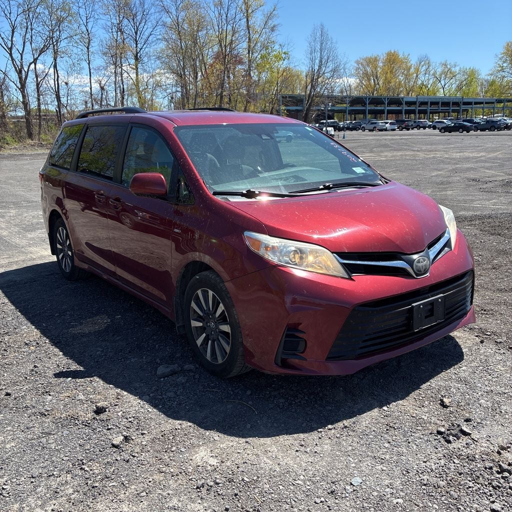2018 Toyota Sienna LE 7 Passenger