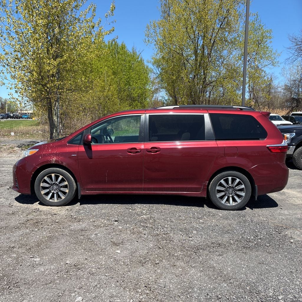2018 Toyota Sienna LE 7 Passenger