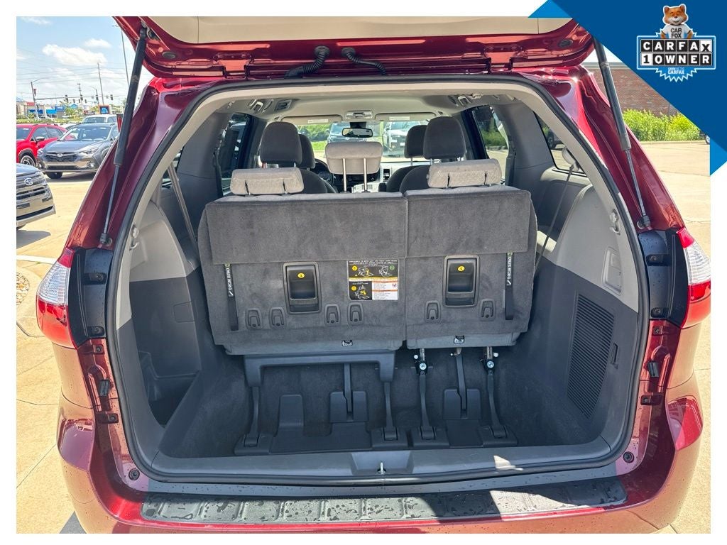 2018 Toyota Sienna LE 7 Passenger