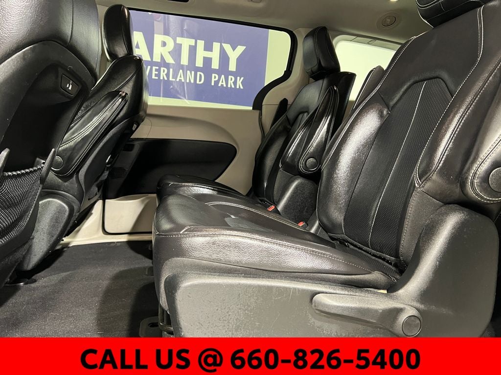 2022 Chrysler Pacifica Hybrid Touring L