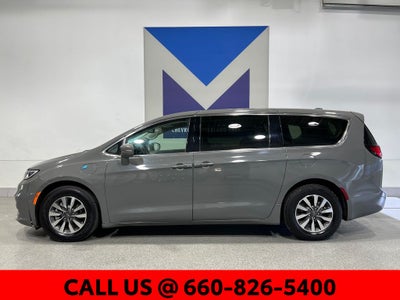 2022 Chrysler Pacifica Hybrid Touring L