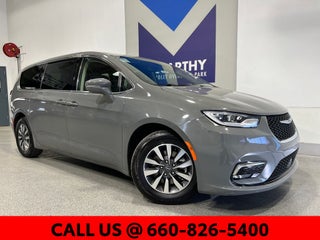 2022 Chrysler Pacifica Hybrid Touring L