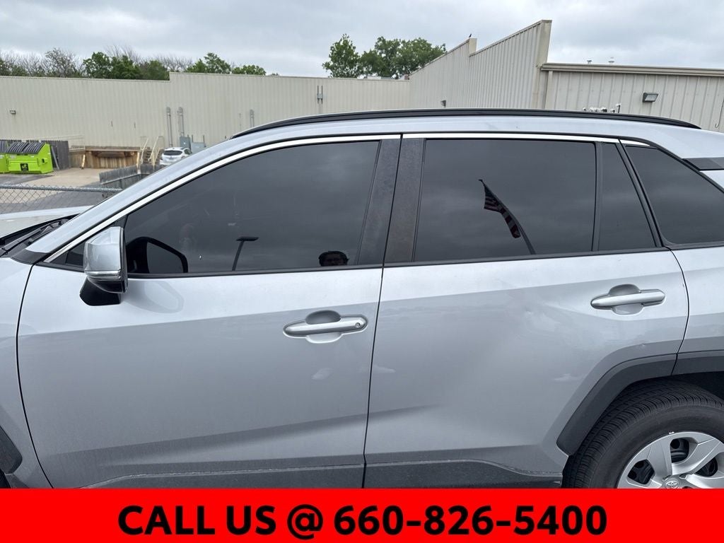 2020 Toyota RAV4 LE