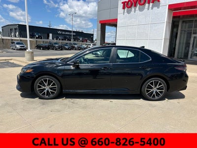 2024 Toyota Camry SE
