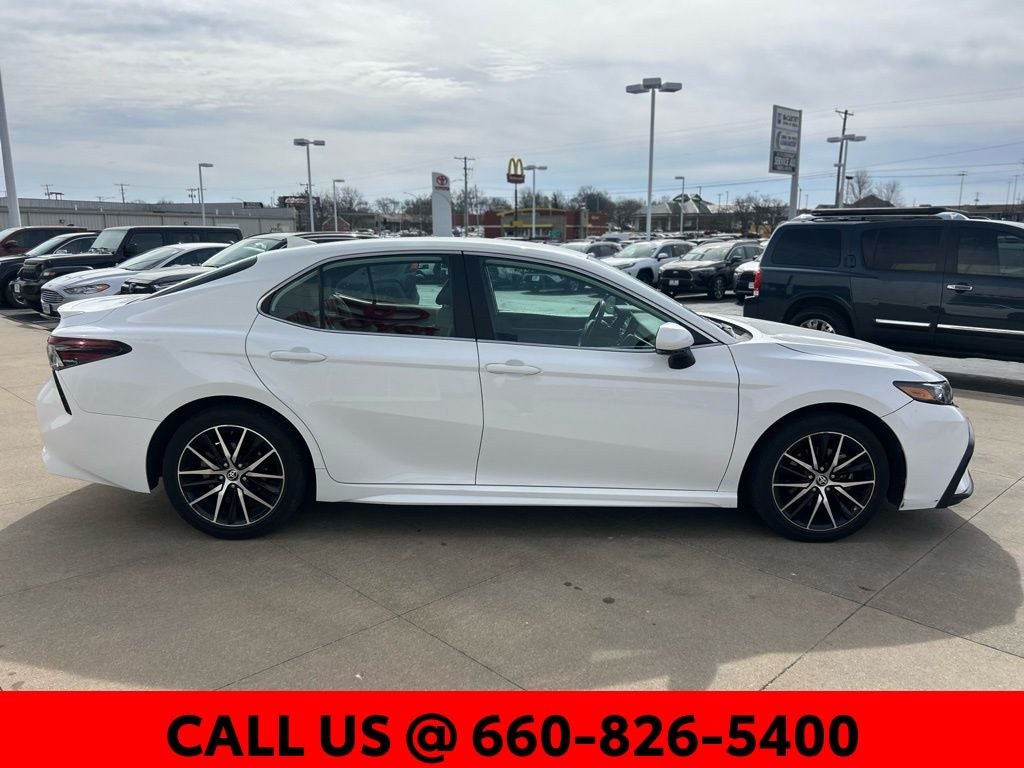 2024 Toyota Camry SE